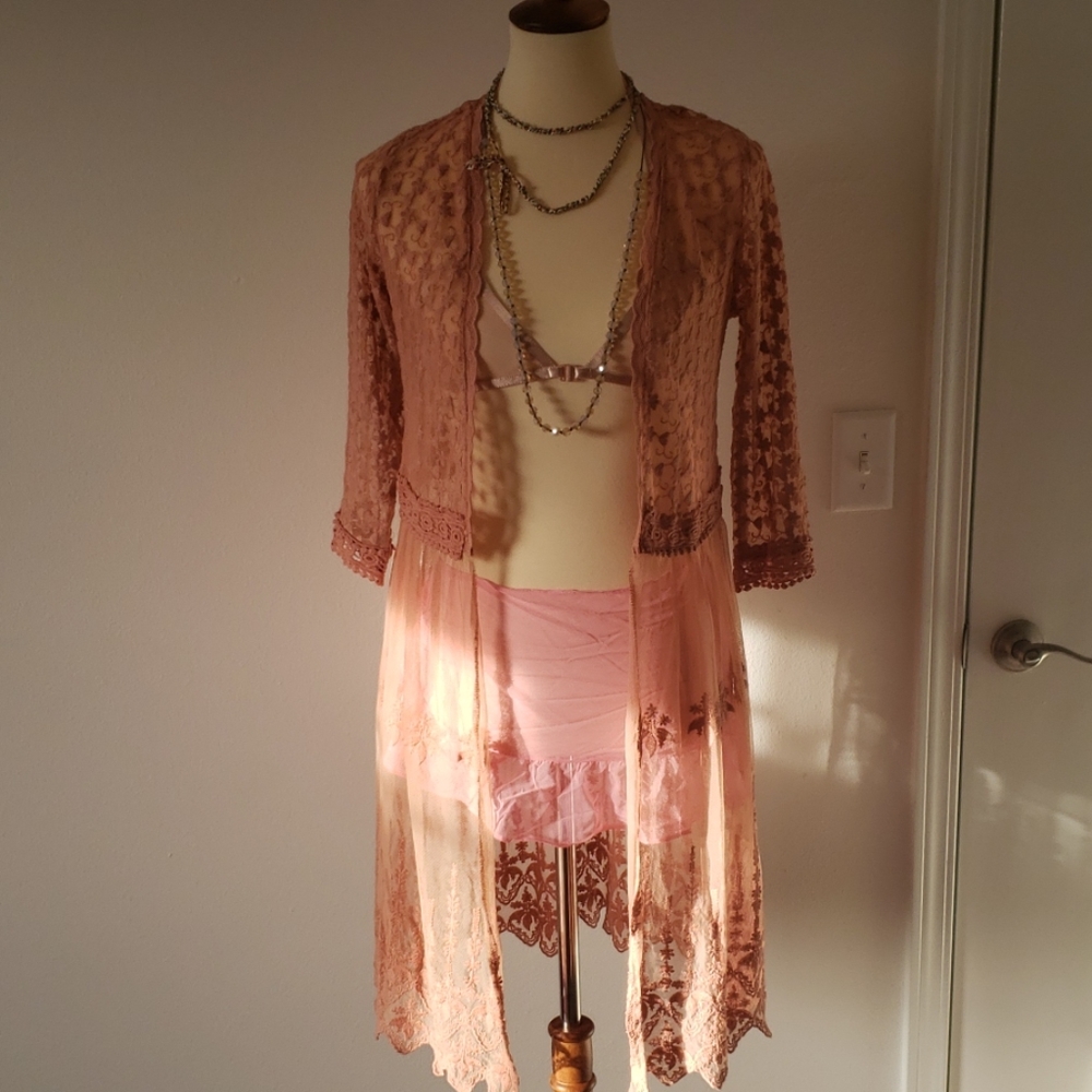 *4 for $20* Beautiful dusty pink Lacey Slip